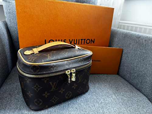 Louis vuitton monogram canvas - louis,
